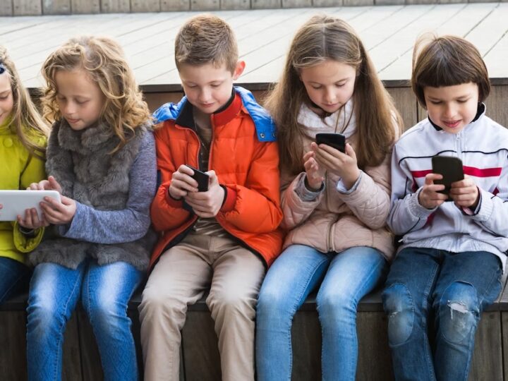 Kanak-kanak bawah 13 tahun akan dilarang menggunakan media sosial – Fahmi