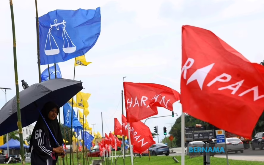 PRN Johor: Permusuhan PH-BN sekadar ‘wayang politik’?