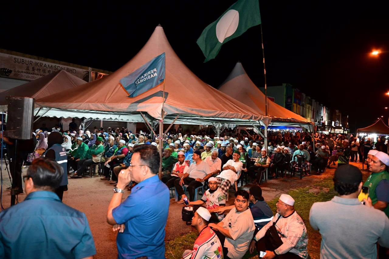 ‘Tiada sebarang kenyataan malam ini, tunggu keputusan rasmi’ – PN dijangka tewas semua kerusi