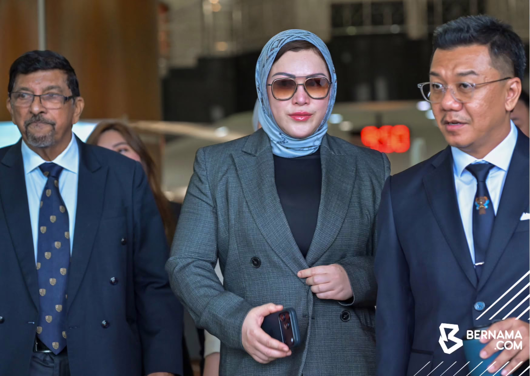 “Izinkan saya jalani kehidupan seperti biasa” – Zizie Izette lega dibebaskan selepas 7 tahun perbicaraan