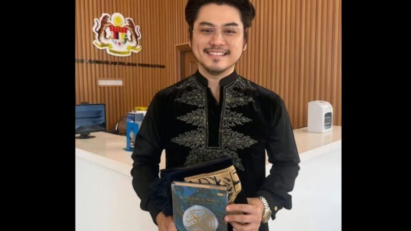 Penyanyi, Kael sah peluk Islam